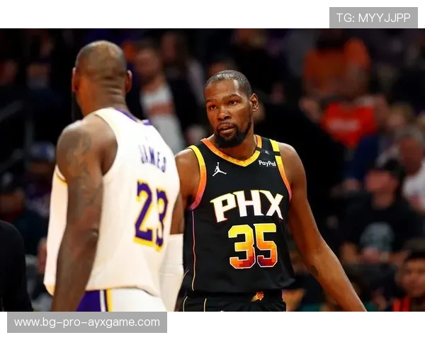 太阳球员快速回防化解对方反击