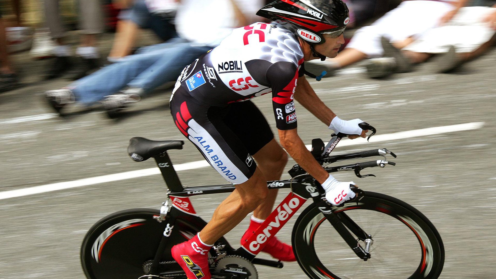 中国篮球联赛球队战术创新与案例分析，篮球比赛战略